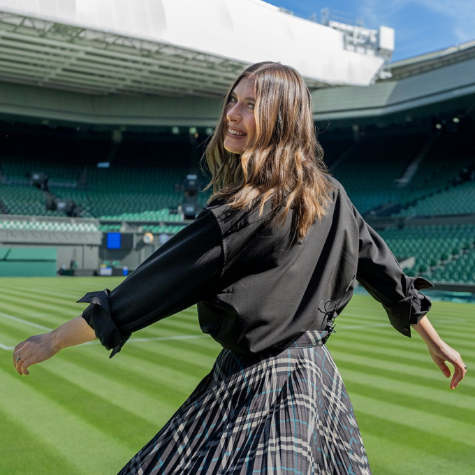 Hình ảnh Sharapova xuất hiện tại sân đấu trung tâm Wimbledon mới đây