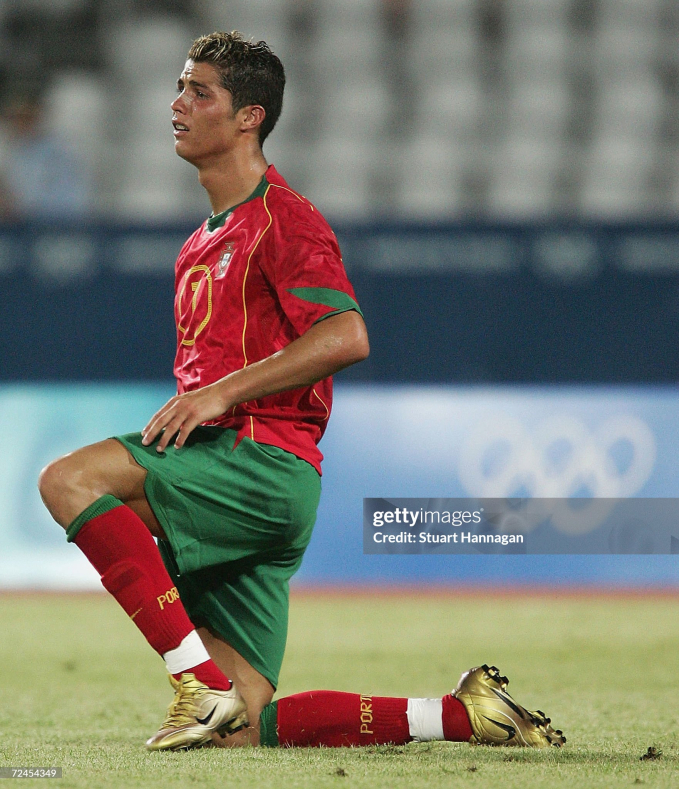 Ronaldo bật khóc sau trận đấu với Iraq