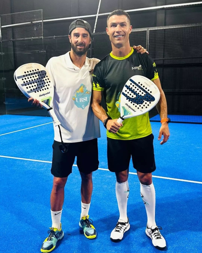 Ronaldo say mê chơi padel trong quãng thời gian được nghỉ bóng đá