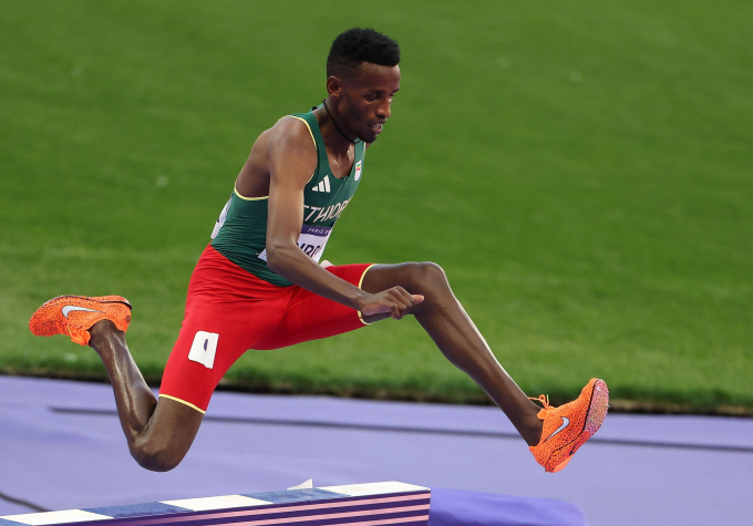 Girma từng giành huy chương bạc (HCB) ở nội dung chạy vượt rào 3000m tại Thế vận hội Tokyo diễn ra vào 3 năm trước. Anh cũng đã giành được 3 HCB giải vô địch thế giới kể từ năm 2019