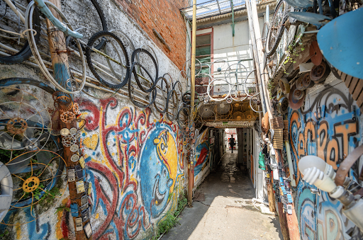   Khu nghệ thuật Graffiti đầy quyến rũ và độc đáo tại đảo Peng Chau  