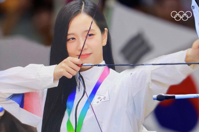 Nhiều người hâm mộ bình luận nếu Jisoo thực sự xuất hiện ở Olympic chắc chắn sẽ gây sốt toàn cầu với nhan sắc nữ thần thế này đây (Ảnh: Soyas)