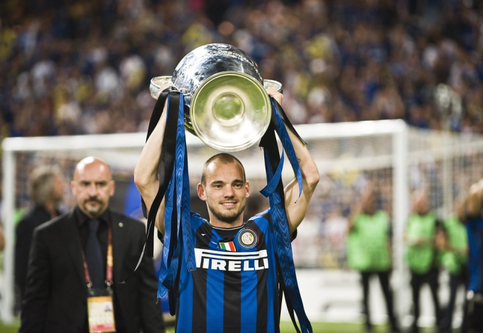 Sneijder có cú ăn ba mùa 2009-2010