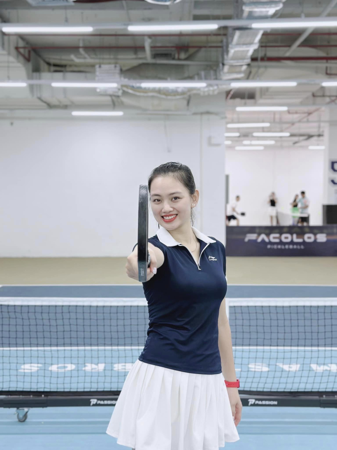 Hoa khôi bóng chuyền lên đồ chơi pickleball, dân mạng hết lời khen vì mặc đẹp, dáng xinh 