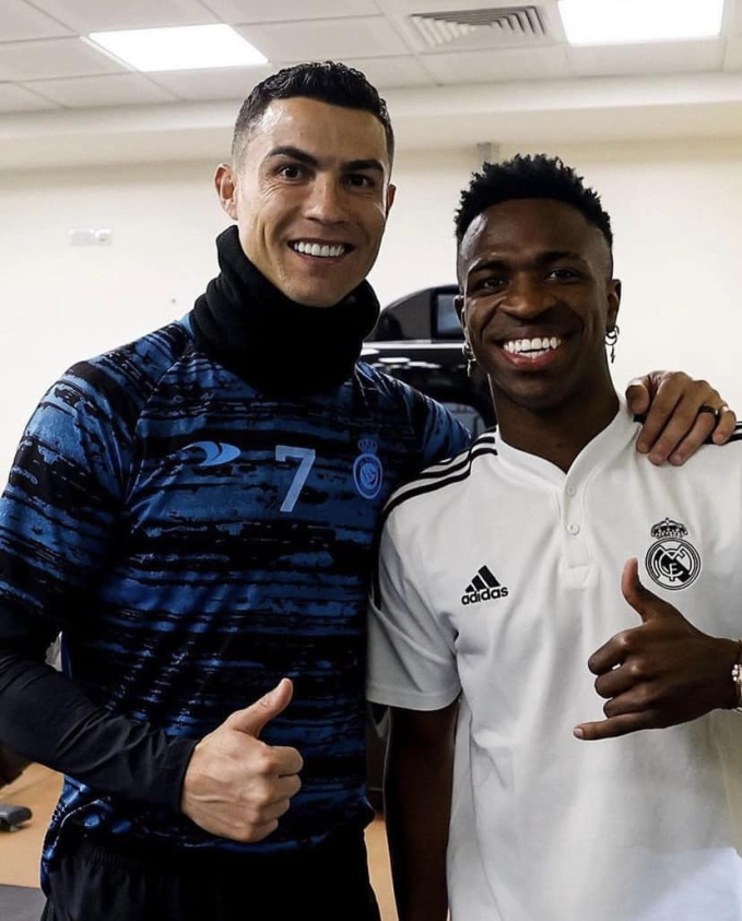 Vinicius là hậu bối của Ronaldo tại Real