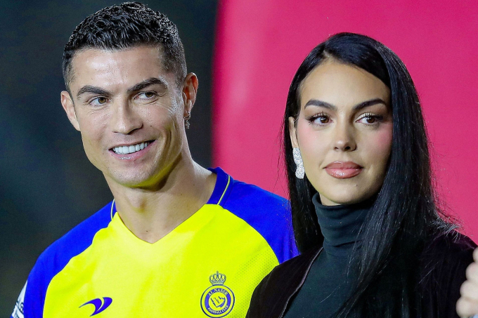 Ronaldo và bạn gái đã bên nhau được 8 năm