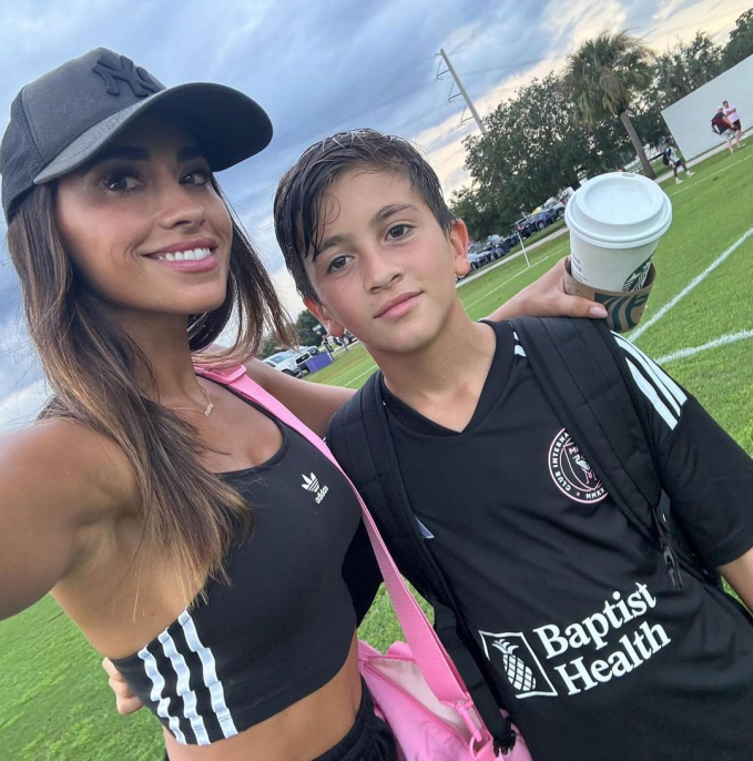 Antonella và cậu cả Thiago Messi