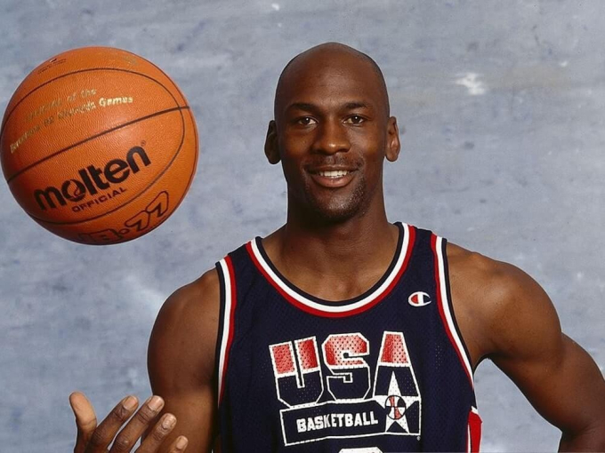 Michael Jordan là cái tên vĩ đại bậc nhất làng bóng rổ