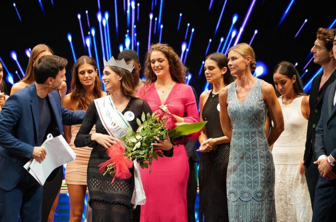 Ofelia Passaponti vừa đăng quang Miss Italy hồi tuần trước