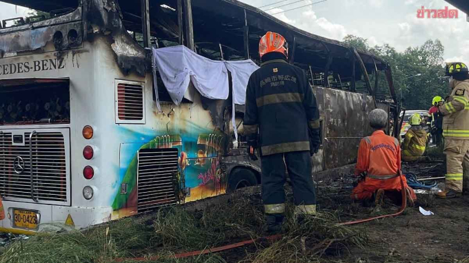 Vụ cháy xe buýt ở Thái Lan: 22 thi thể đã được tìm thấy bên trong, hé lộ nguyên nhân các nạn nhân không thể thoát ra ngoài