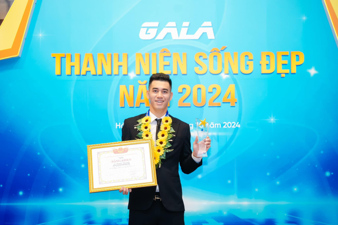 Tiến Linh được vinh danh là Thanh niên sống đẹp năm 2024