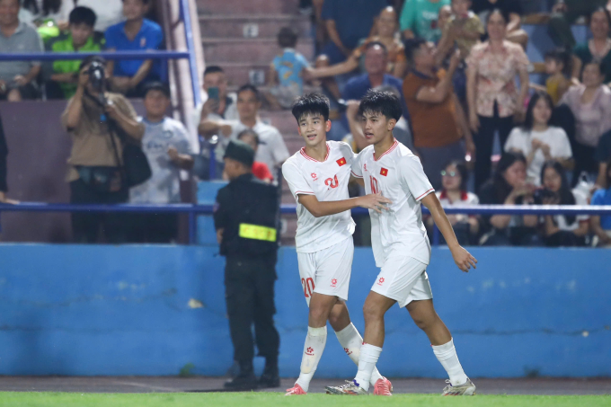 Tiền đạo Trần Gia Bảo góp 1 bàn thắng trong chiến thắng 2-0 của U17 Việt Nam trước U17 Myanmar thuộc vòng loại U17 châu Á 2025 trên sân Việt Trì (Phú Thọ) tối ngày 25/10