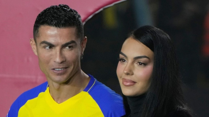 Ronaldo cùng bạn gái Georgina