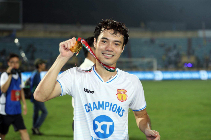 Văn Toàn đang thi đấu cho CLB Nam Định