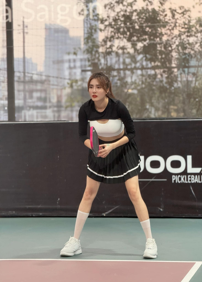  Cô nàng mỗi ngày diện một bộ đồ chơi pickleball 