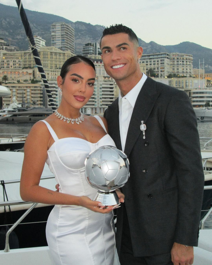 Georgina đồng hành cùng Ronaldo trong suốt 8 năm qua