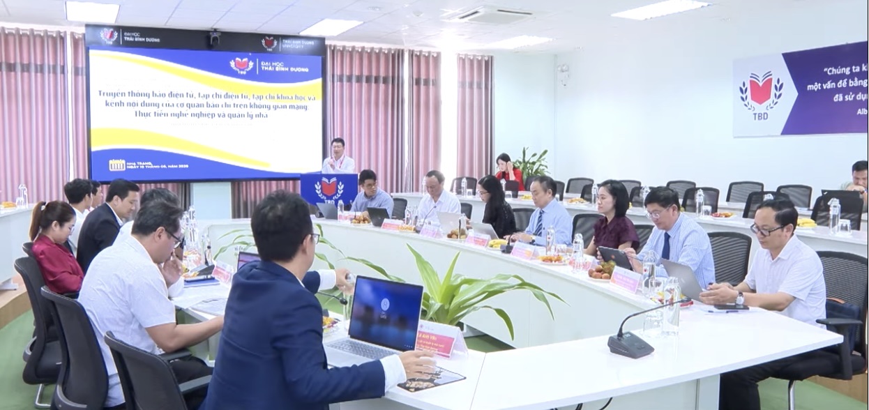Quang cảnh hội thảo