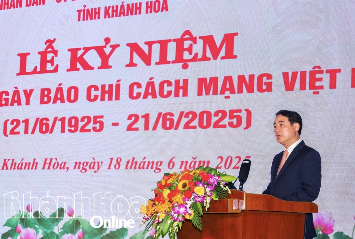 Bí thư Tỉnh Uỷ Khánh Hoà Nghiêm Xuân Thành phát biểu tại buổi lễ