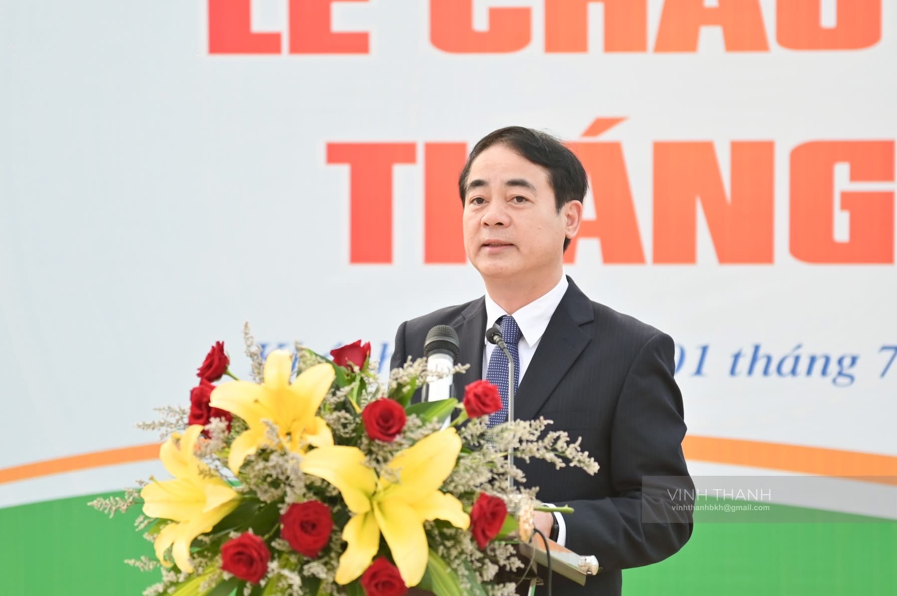 Bí thư Tỉnh uỷ Khánh Hoà Nghiêm Xuân Thành phát biểu tại lễ chào cờ