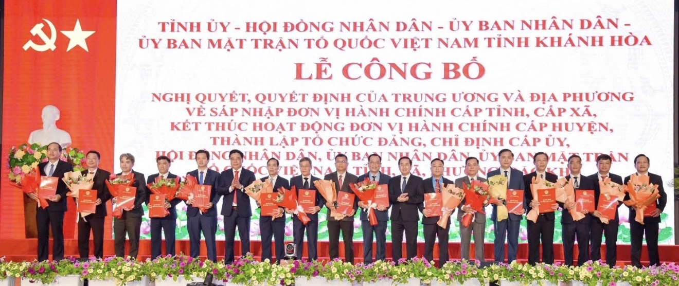 Công bố các Quyết định sáp nhập hai tỉnh Khánh Hoà và Ninh Thuận