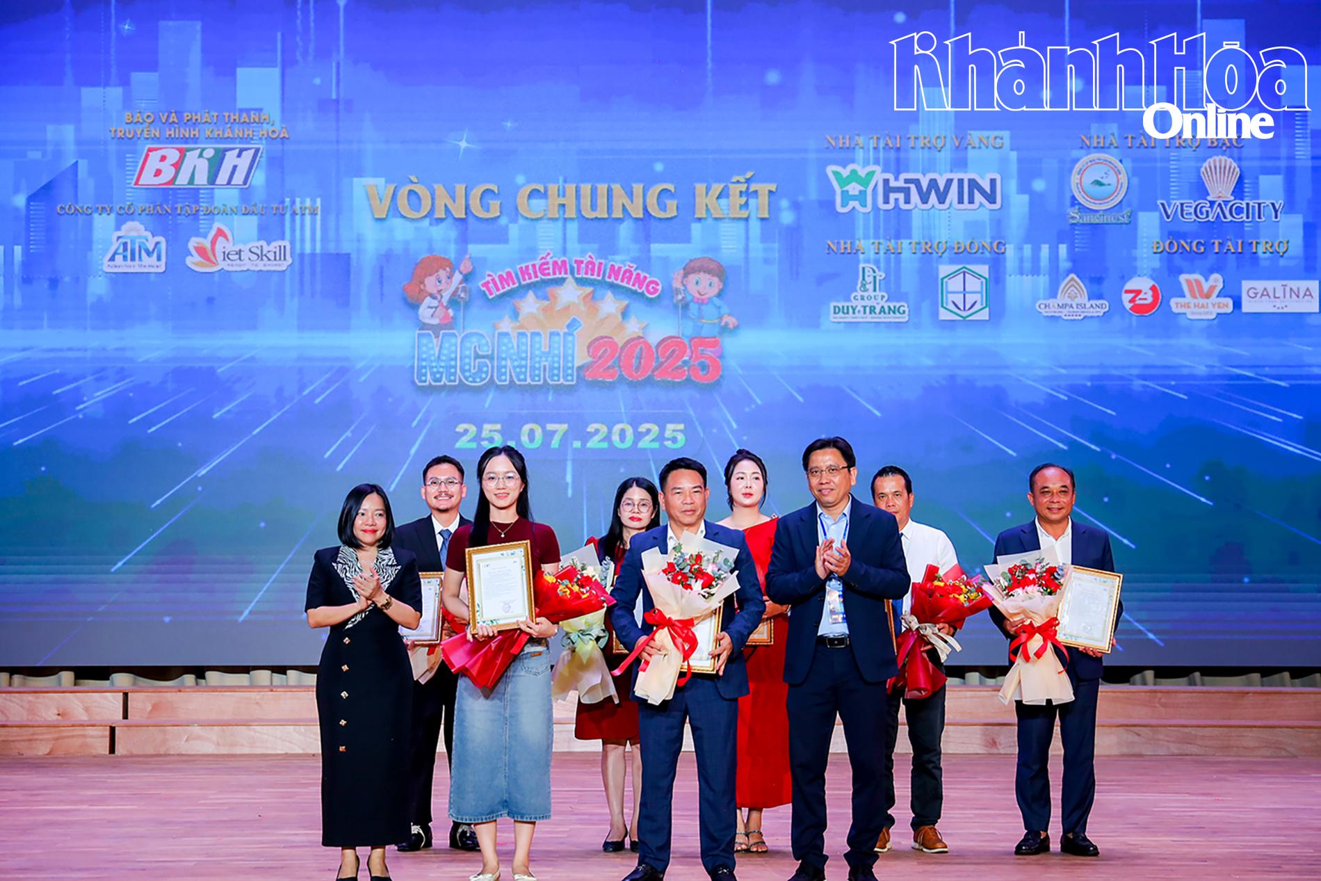 Lãnh đạo Báo và Phát thanh, Truyền hình Khánh Hòa tri ân các đơn vị đồng tài trợ