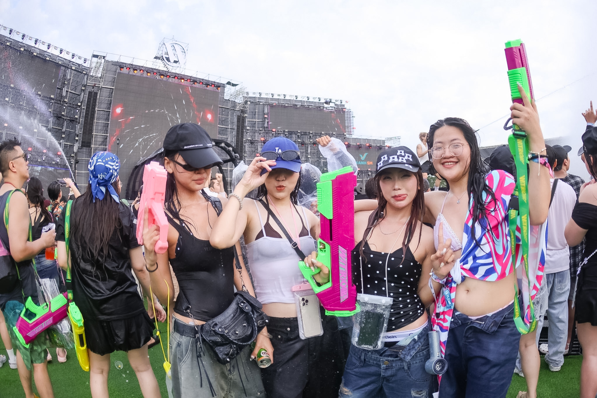 Cập nhật hội gái xinh HOT nhất lúc này: Sẵn sàng 