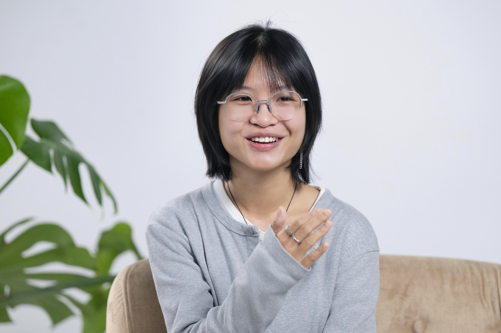 Thục Anh - con gái NSND Công Lý: Mình từng ước bố không nổi tiếng 