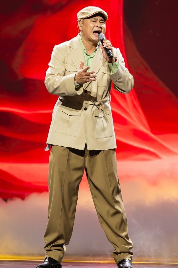 Vợ NSND Tự Long thông báo tin vui