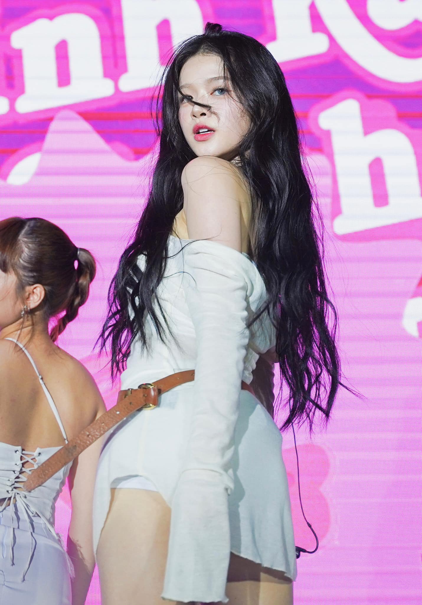 Linh Ka hiện tại cũng đang hoạt động với vai trò ca sĩ.