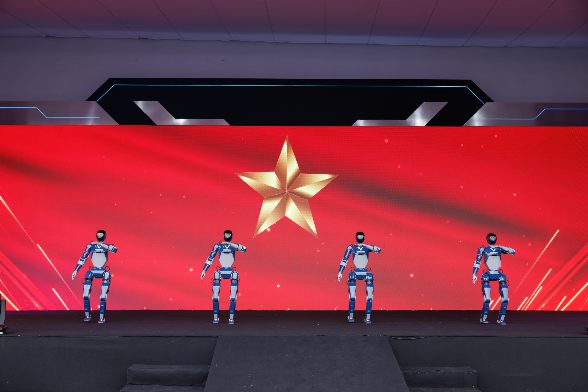 Thông tin mới nhất về robot do Tập đoàn Vingroup sản xuất