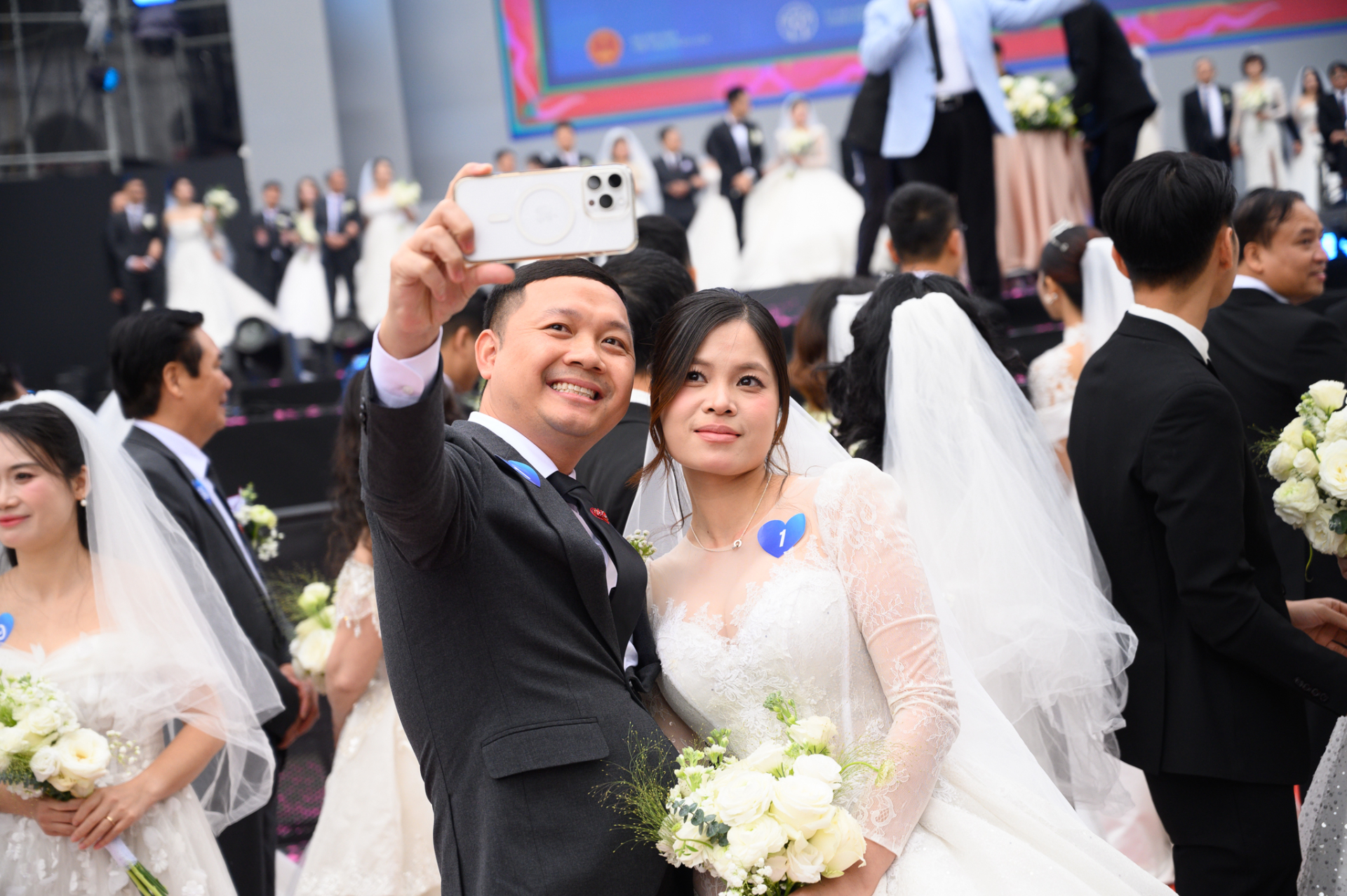 Tất cả đều ghi lại ngày