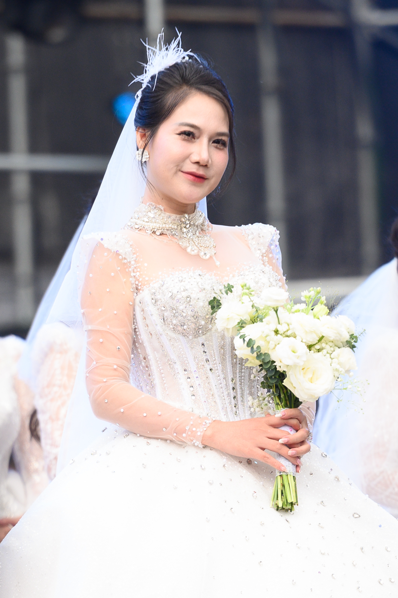 Hiếm có nhất Việt Nam: Con dâu và mẹ chồng mặc váy cưới cùng 1 ngày, hạnh phúc này