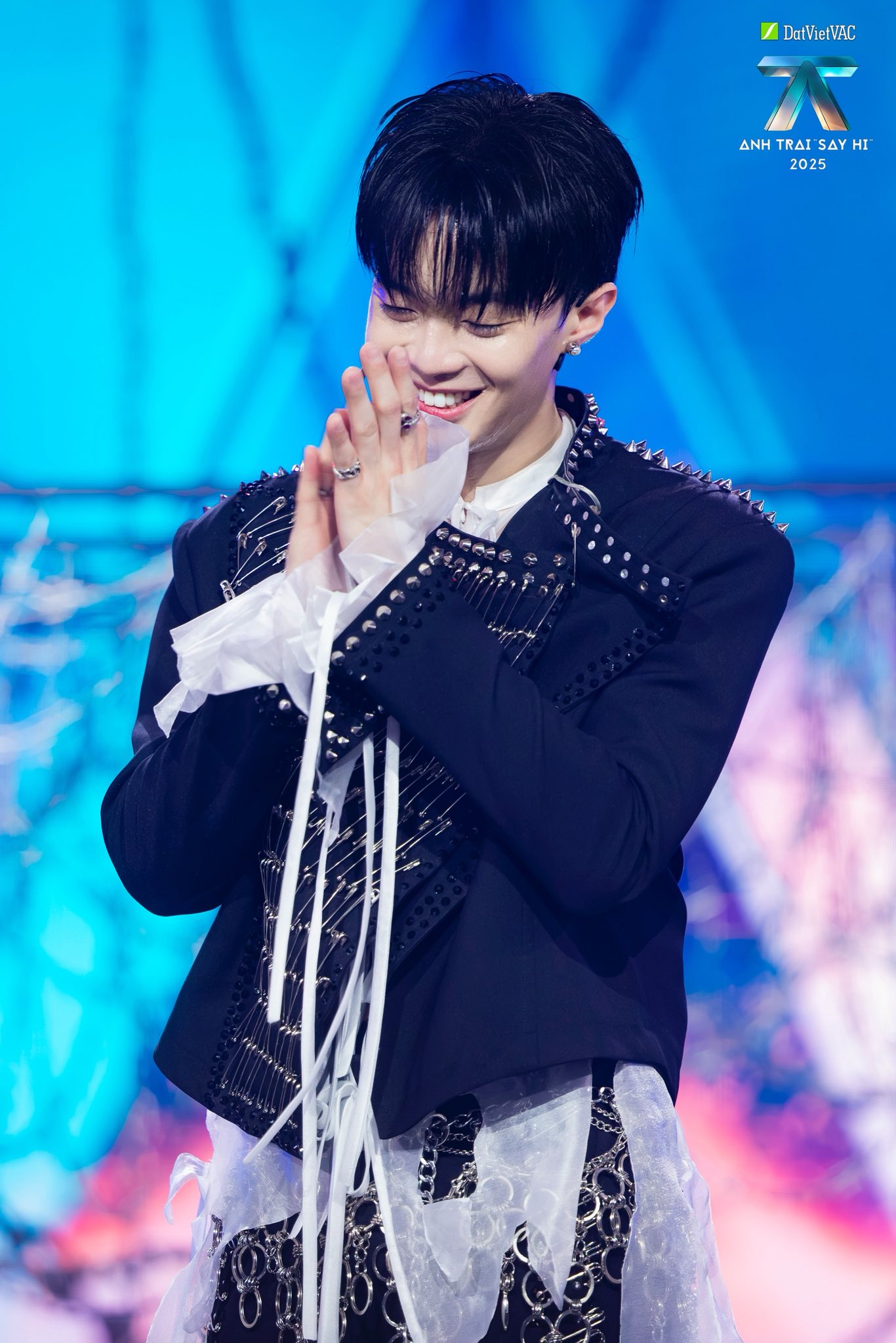 Càng gần đến cuối, cuộc đua voting càng gây chú ý