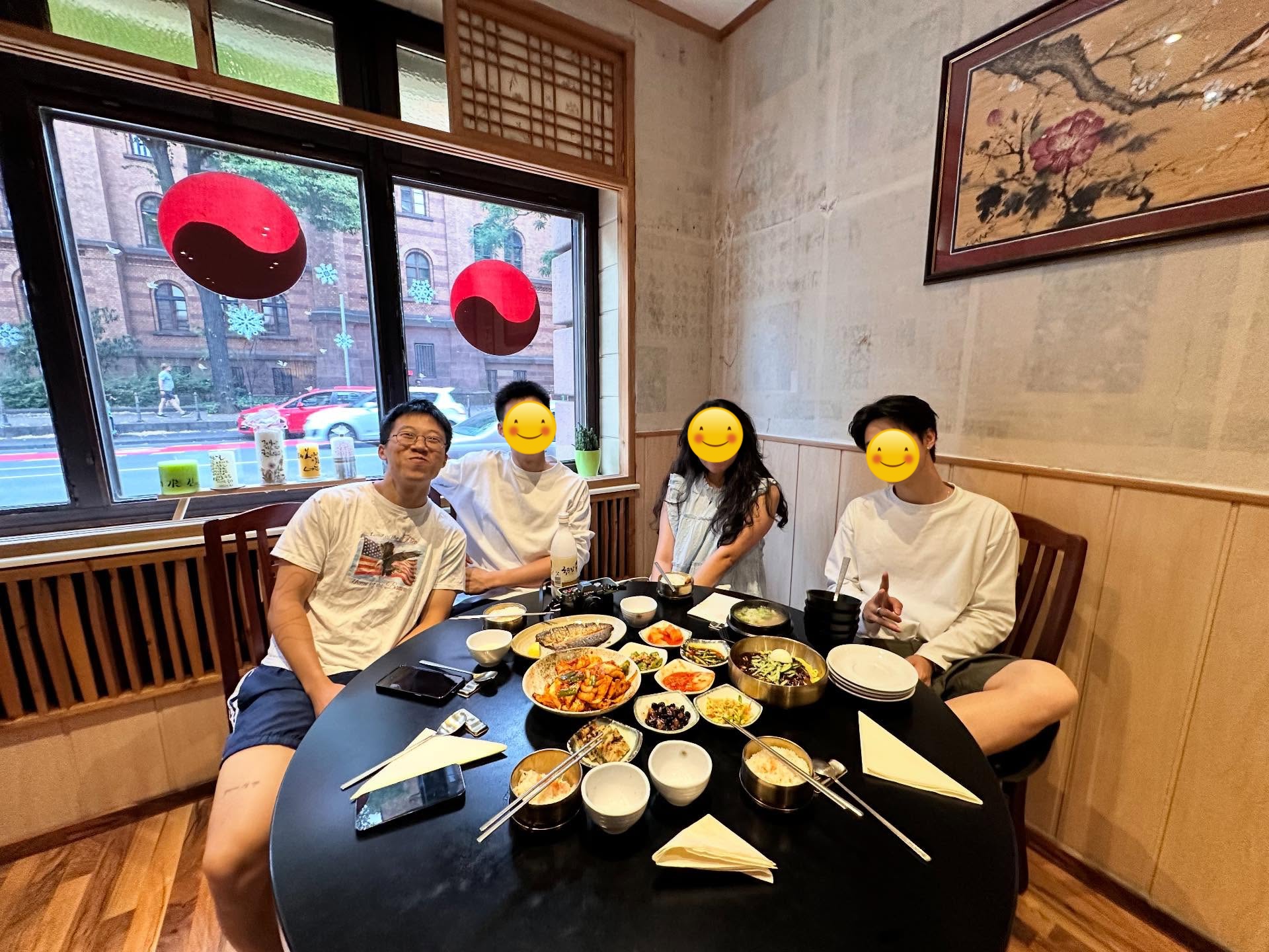 Sau khi nhận lại điện thoại từ cơ quan chức năng sau 6 tháng gặp tai nạn, Bốp cũng bày tỏ lời tri ân đến cặp đôi song sinh - 2 người bạn quá cố của mình