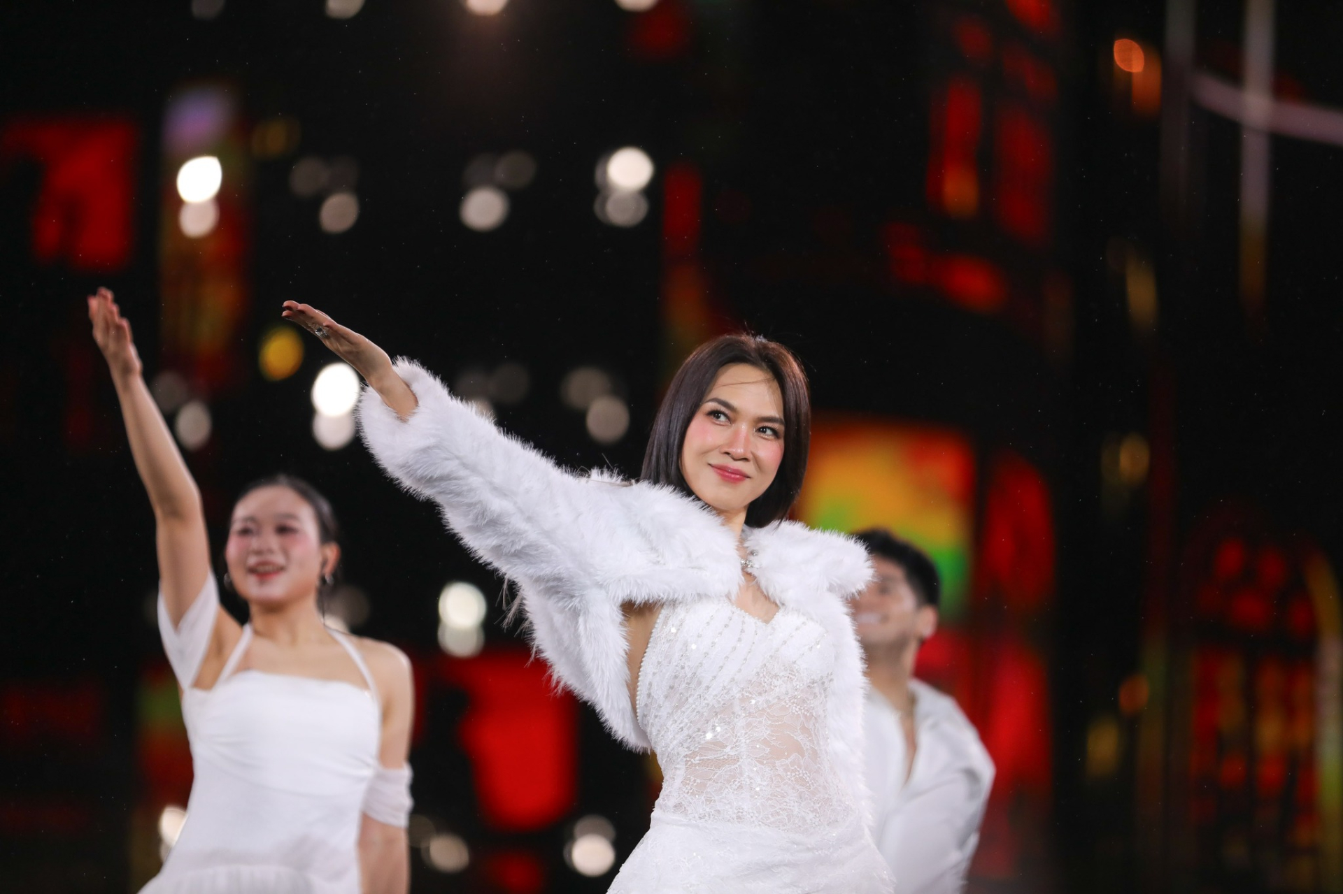 See The Light tái khẳng định sức hút của Mỹ Tâm