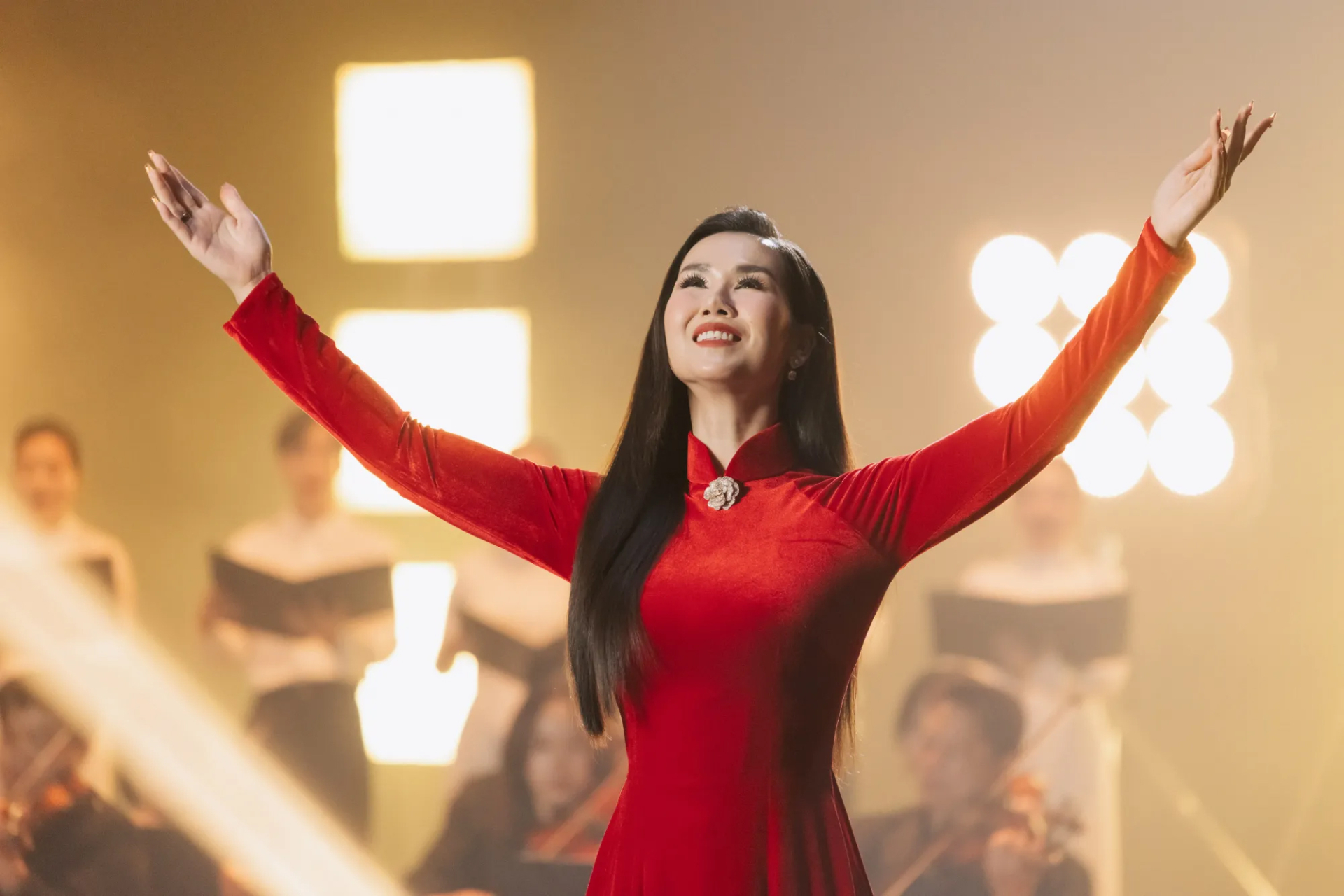 Võ Hạ Trâm nghiêm túc với định hướng theo đuổi dòng nhạc chính luận (ảnh: FBNV)