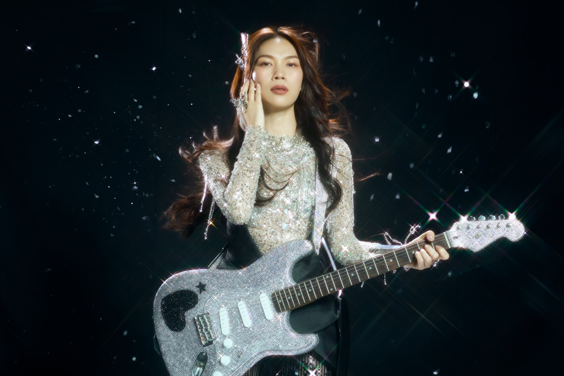 Mỹ Tâm cho thấy cái tâm nghề nghiệp chính là yếu tố cốt lõi giúp cô giữ vững vị thế hàng đầu trong làng nhạc Việt suốt nhiều năm qua (ảnh: FBNV)