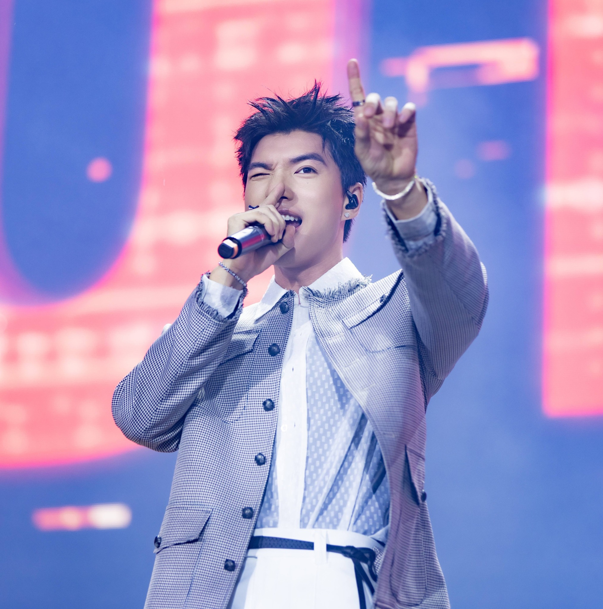 HOZO City Tết Fest 2025: 3 đêm nhạc bùng nổ cùng Mỹ Tâm, SOOBIN và dàn sao đỉnh cao, Đức Phúc “se duyên” màn cầu hôn 102 triệu đồng