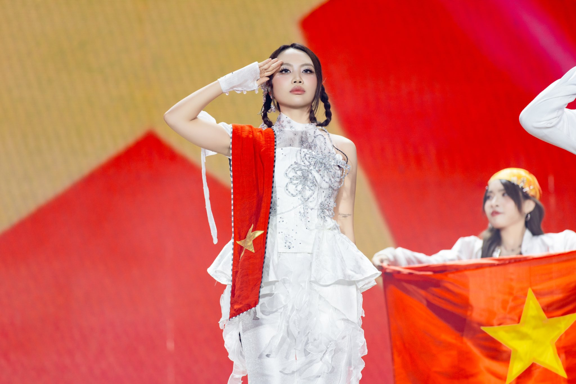 Phương Mỹ Chi ngày càng toả sáng 