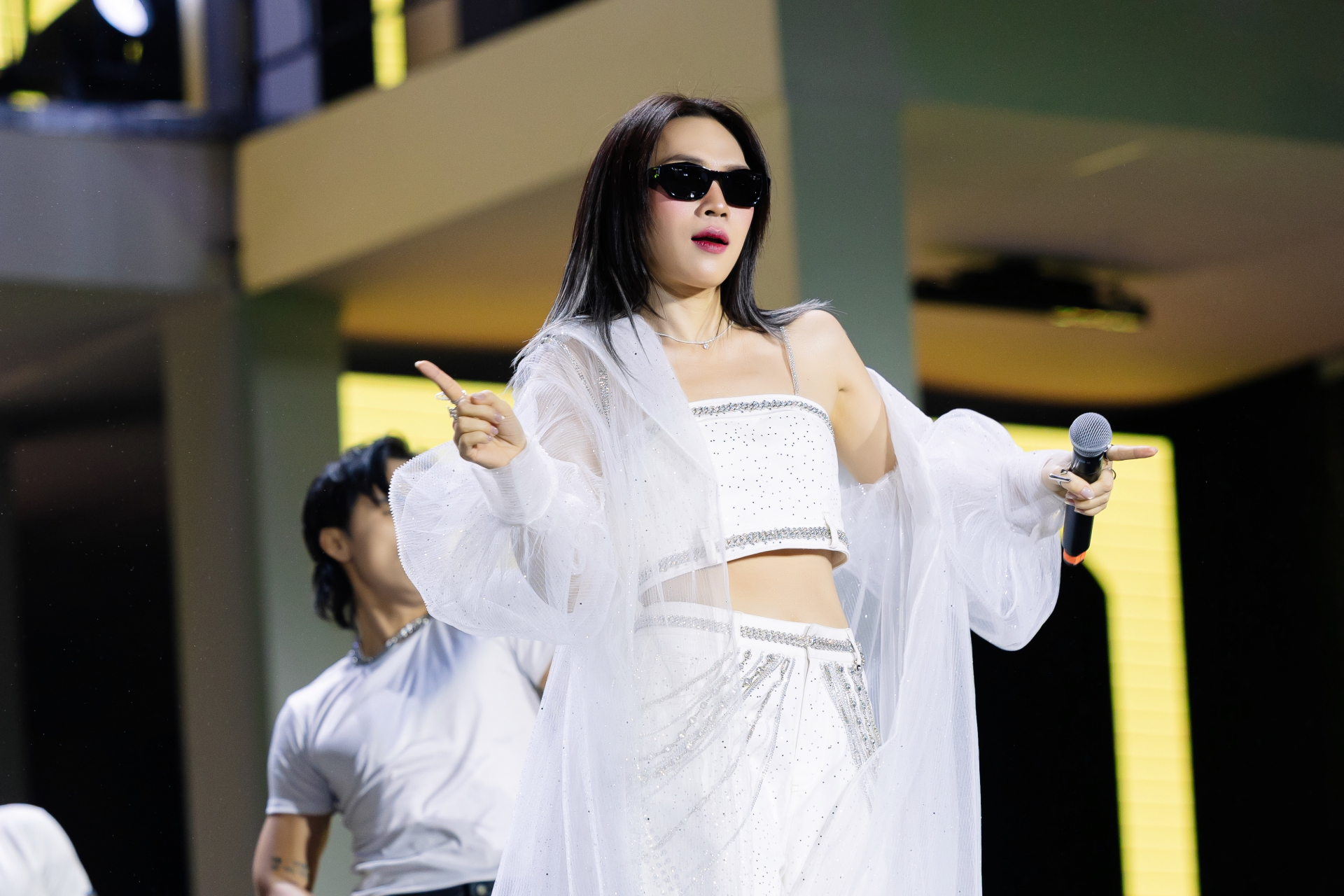 Mỹ Tâm bung xoã hết nấc