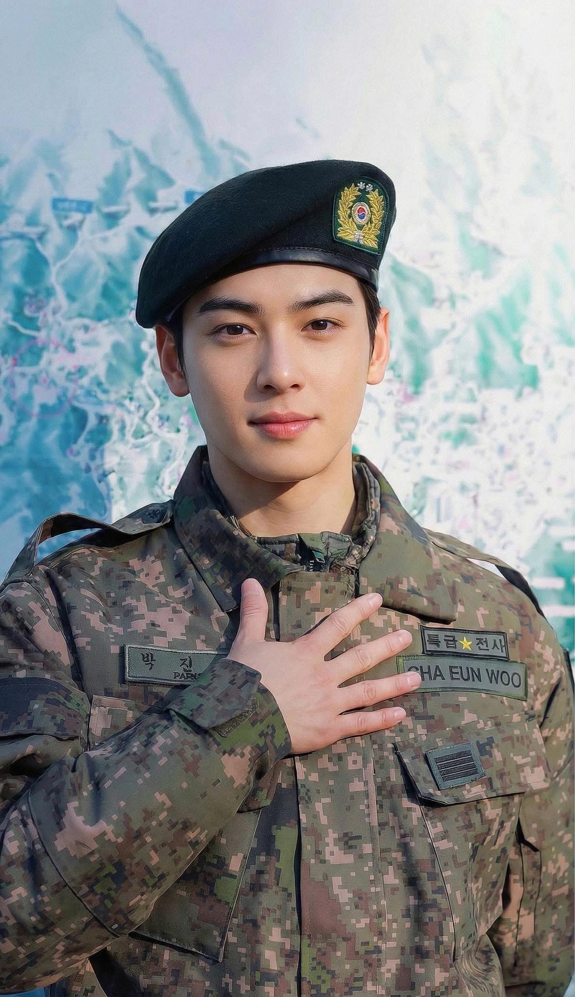 Showbiz có mỹ nam IQ xuất chúng, thiên tài gương mặt được Bộ Quốc phòng chọn làm đại diện thúc đẩy kinh tế quốc gia