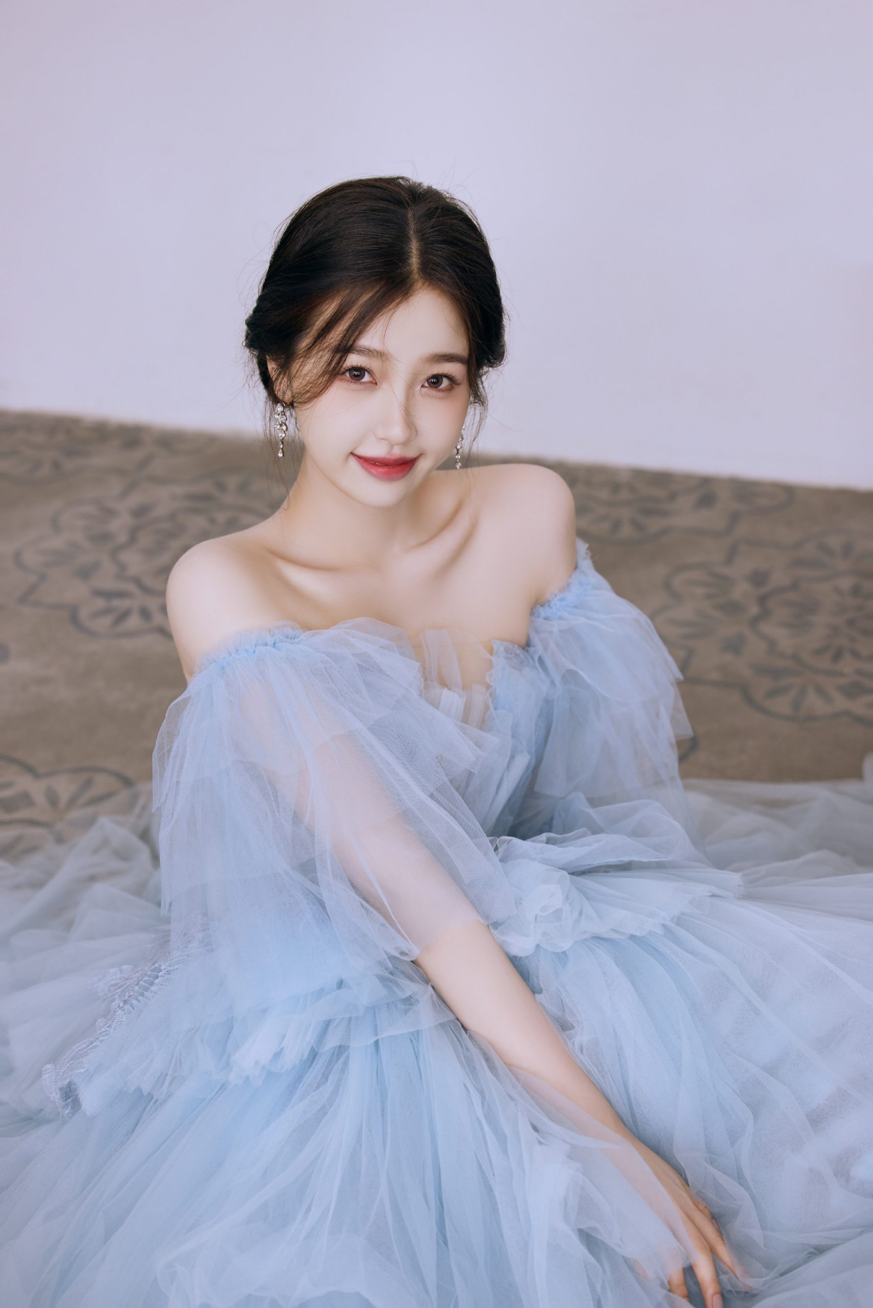 Sang năm 2025, Ngu Thư Hân danh tiếng lao dốc, bị ghét nhất Cbiz (ảnh: Weibo)