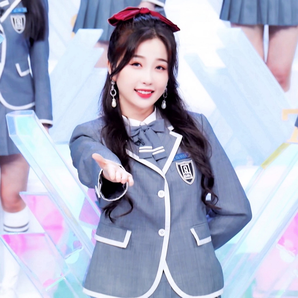 Ngu Thư Hân được nhiều fan Việt biết đến thông qua Thanh Xuân Có Bạn 2 (ảnh: Weibo)