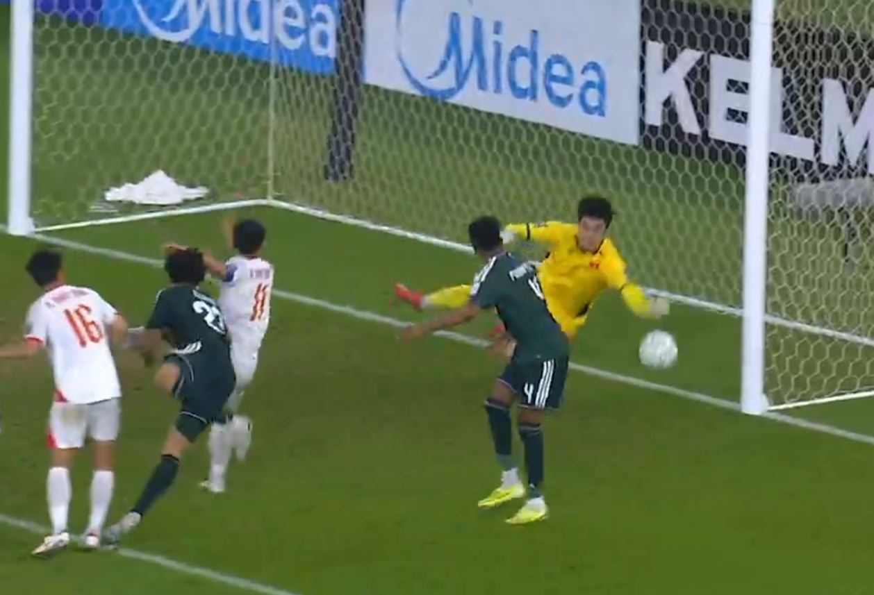 Bay như Trung Kiên, sút như Đình Bắc: Cặp đôi tạo ra “địa chấn” giữa đêm