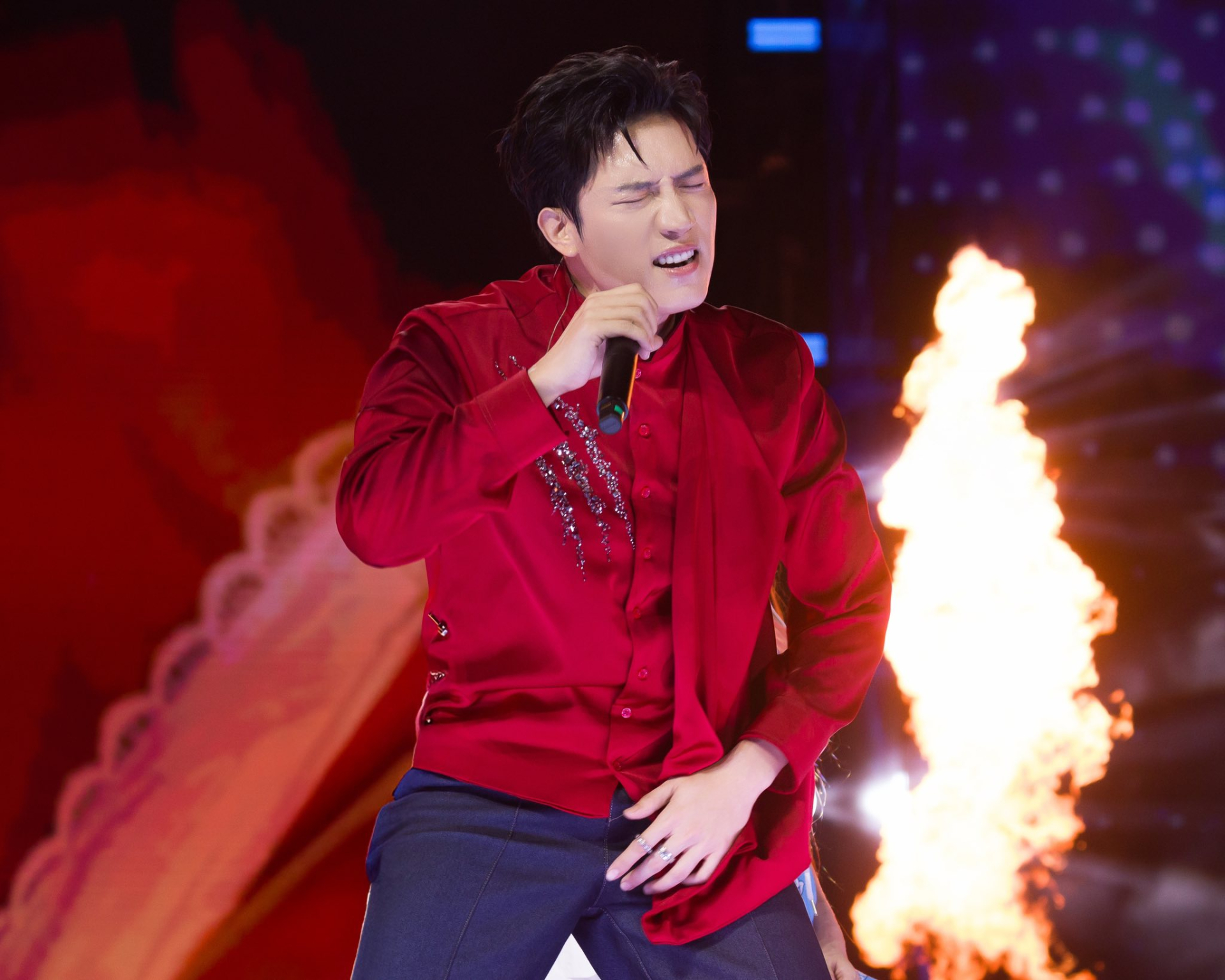 Anh Tú thử sức với nhiều chương trình thực tế để tìm kiếm cơ hội (ảnh: FBNV)