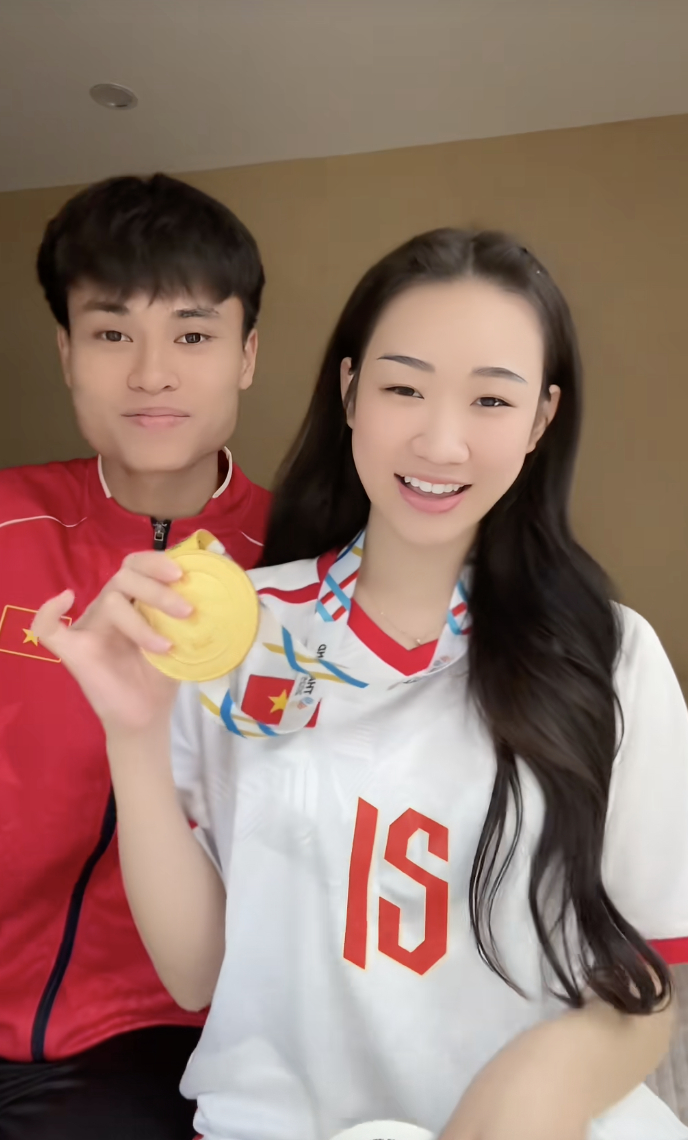 Minh Phúc và bạn gái - TikToker Hoàng Lan Anh