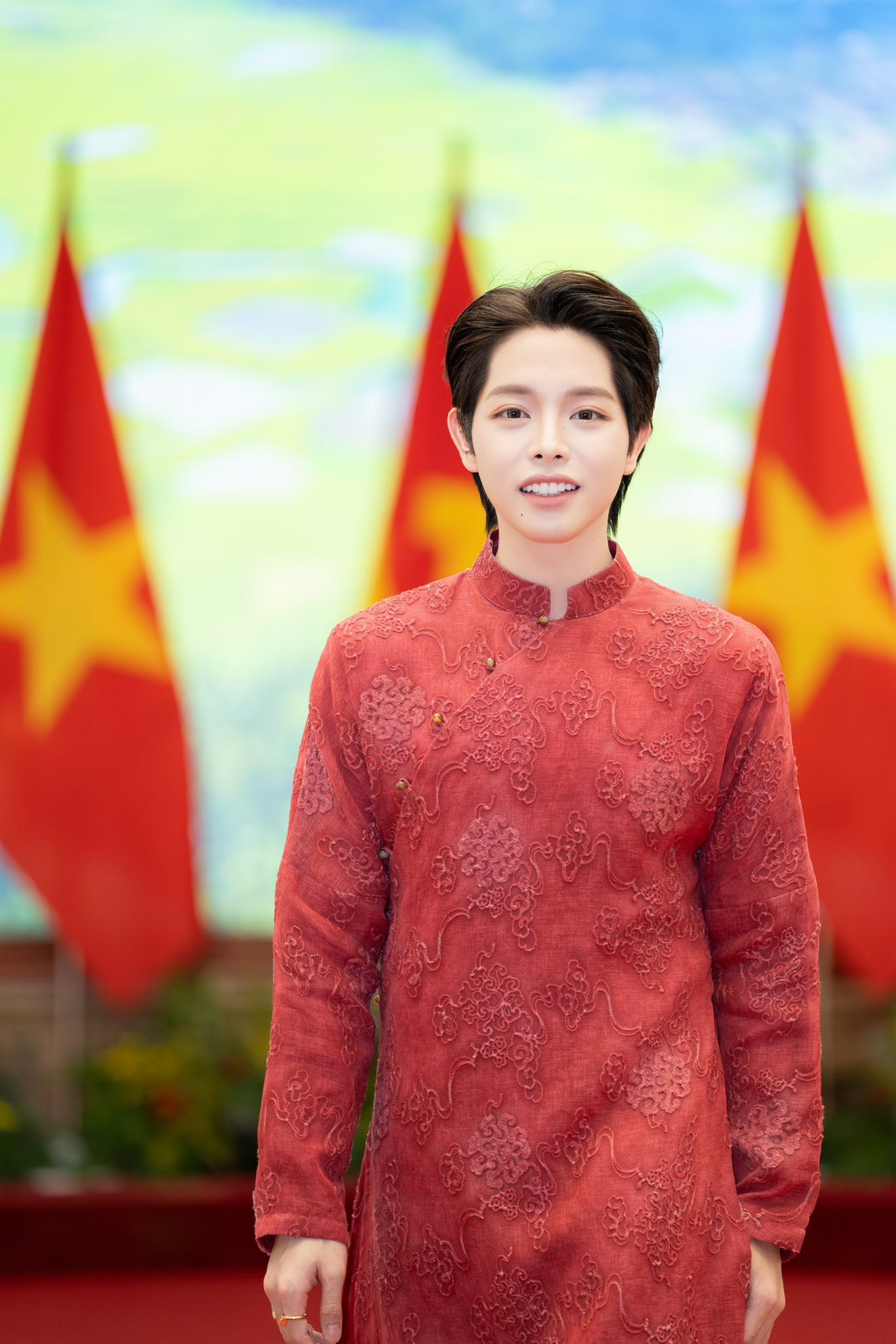 Nam ca sĩ Việt là Quán quân quốc tế: Được Thủ tướng khen ngợi, liên tục tham dự sự kiện Chính phủ