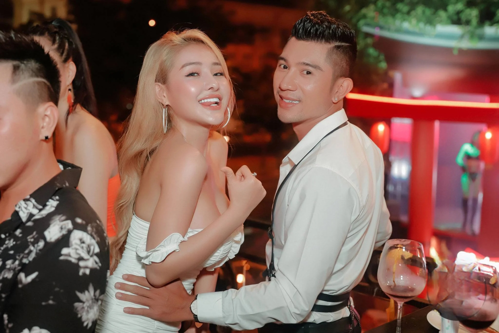 Lương Bằng Quang và Ngân 98 (ảnh: FBNV)