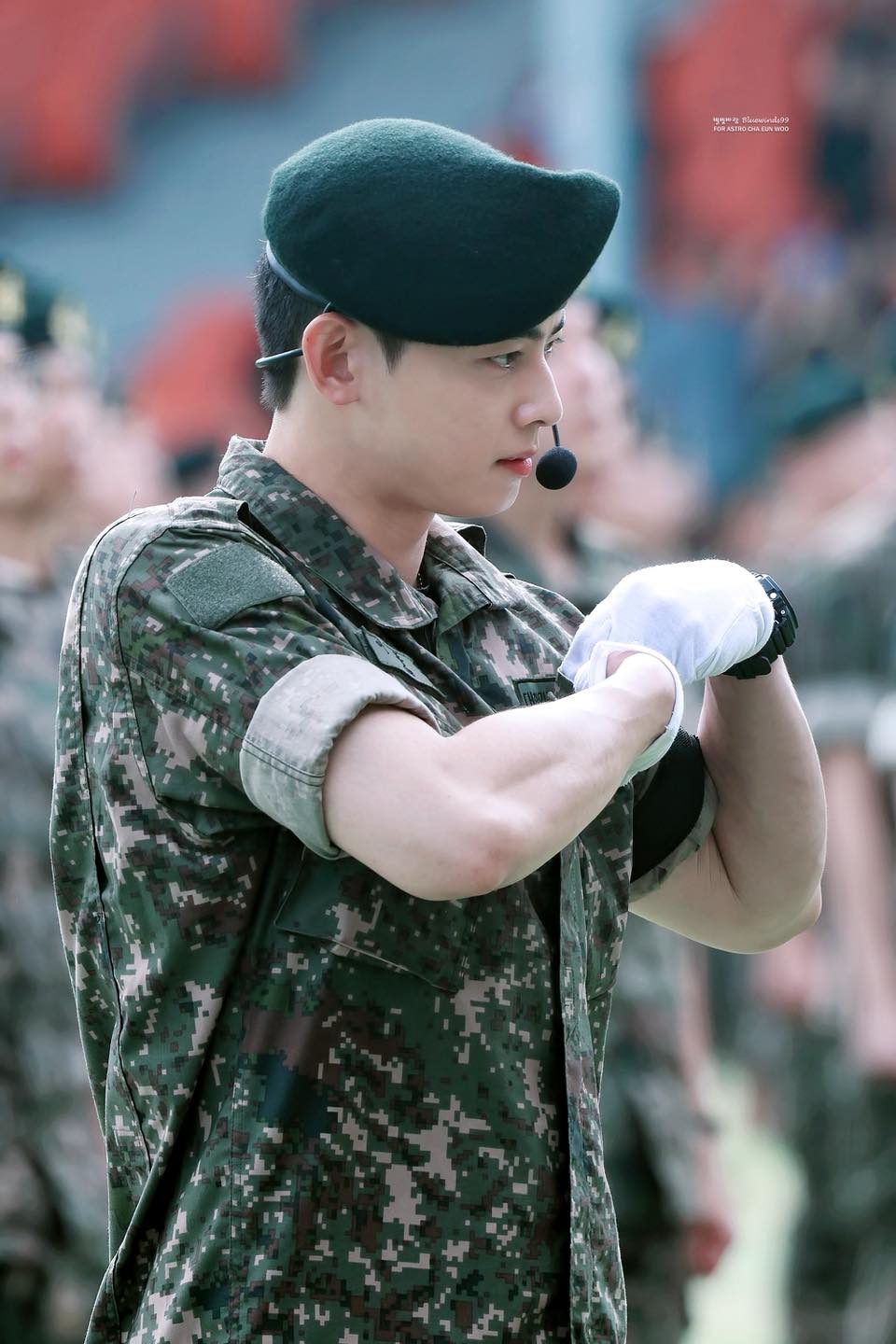 Cha Eun Woo hiện đang phục vụ quân sự trong đội hình quân nhạc (ảnh: X)