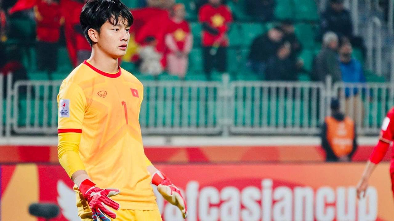 Thủ môn điển trai trở thành 